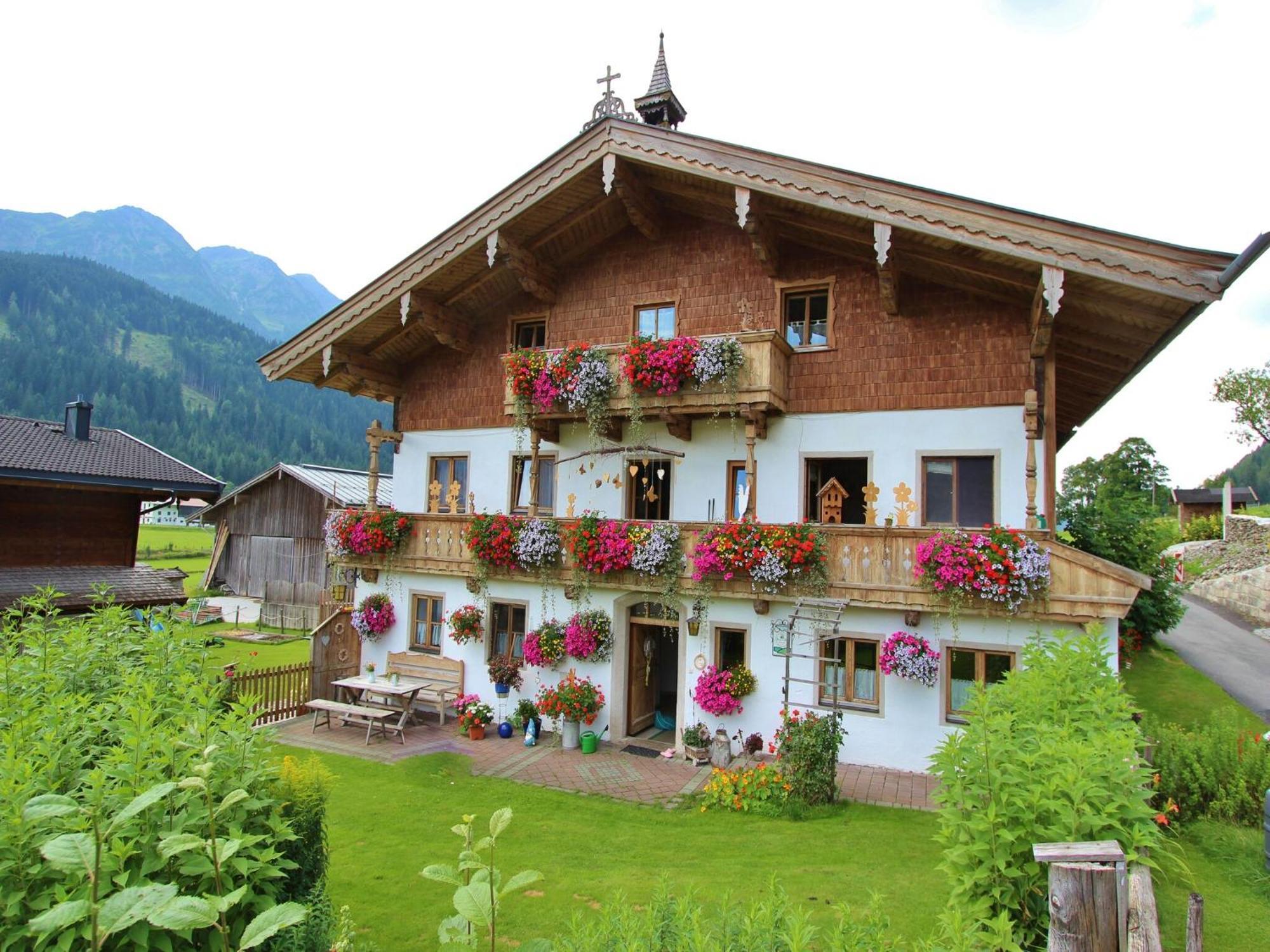 Cozy Feel Good Holiday Apartment In Leogang Luaran gambar